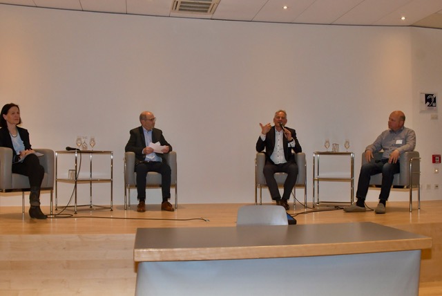 Podiumsdiskussion